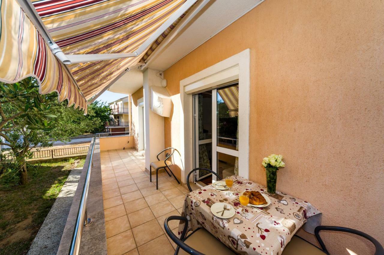 Mihael Appartement Zadar Buitenkant foto